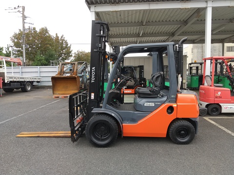 トヨタL&F栃木 中古車フォークリフト販売:トヨタ 02-8FD25