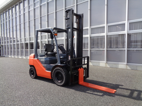トヨタL＆F栃木 中古車フォークリフト販売：トヨタ 02-8FD25