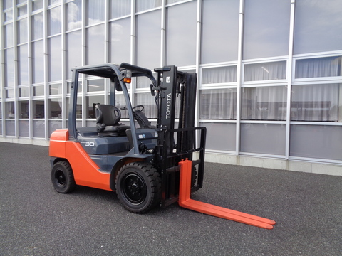 トヨタL＆F栃木 中古車フォークリフト販売：トヨタ 02-8FG30